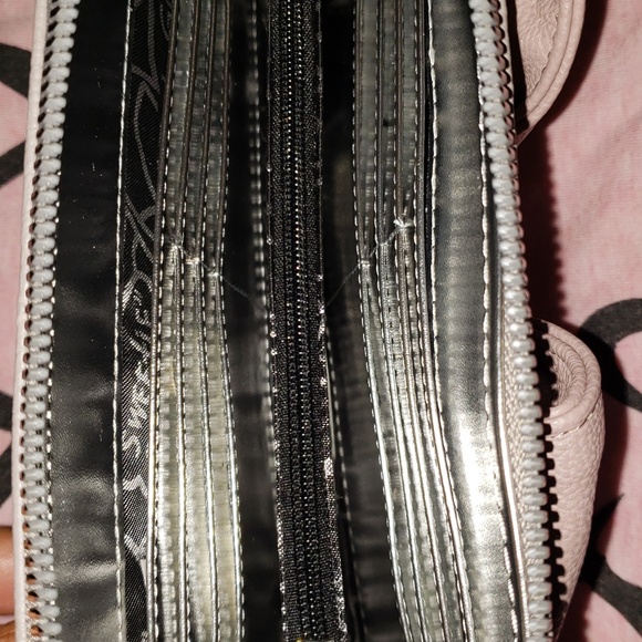 Betsey Johnson wallet - Picture 6 of 6